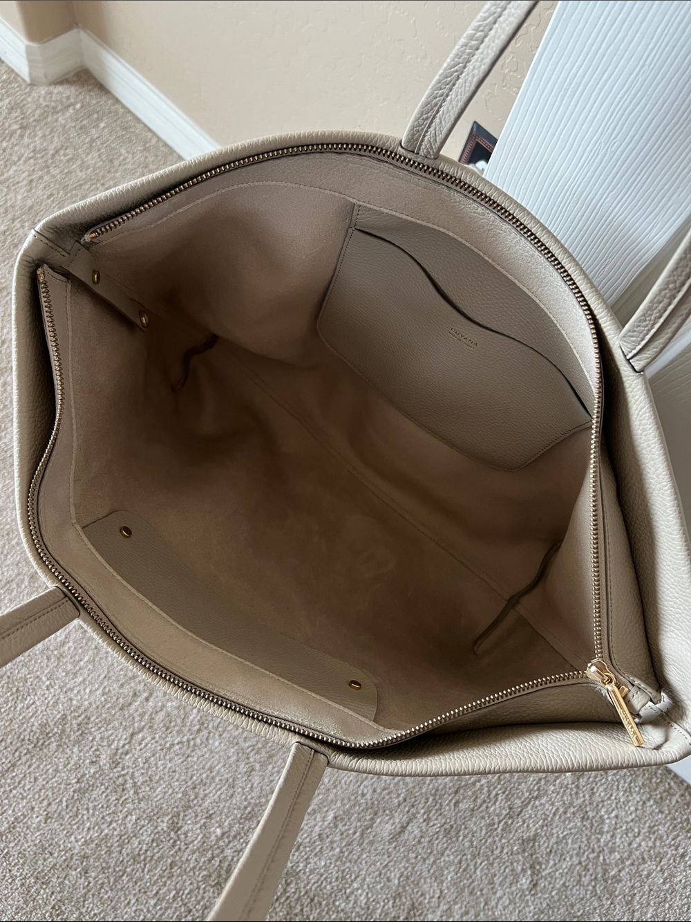 Cuyana Classic Tote Bag - Picture 11 of 13